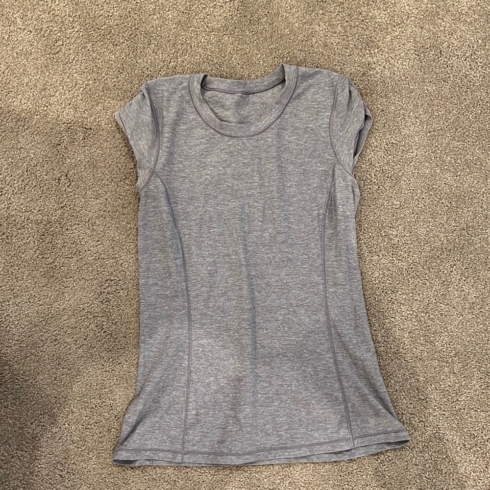 LULULEMON TOP